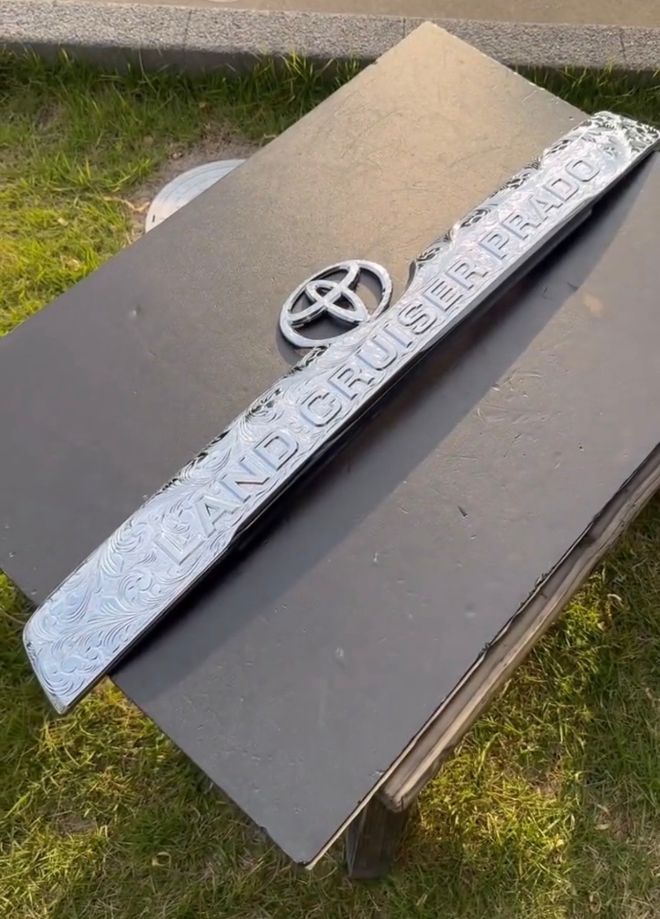 Engraved Chrome Rear Tailgate Garnish Strip & Toyota Emblem Set – Toyota Land Cruiser Prado