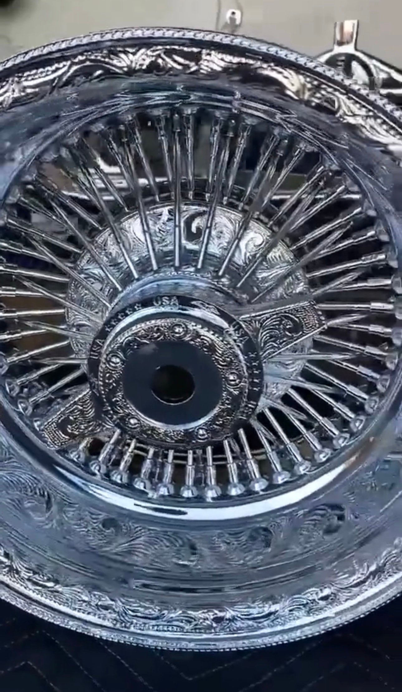 Engraved Chrome Wire Wheels Set with Engraved Knock-Off Caps (72-Spoke / 100-Spoke) - Image 3